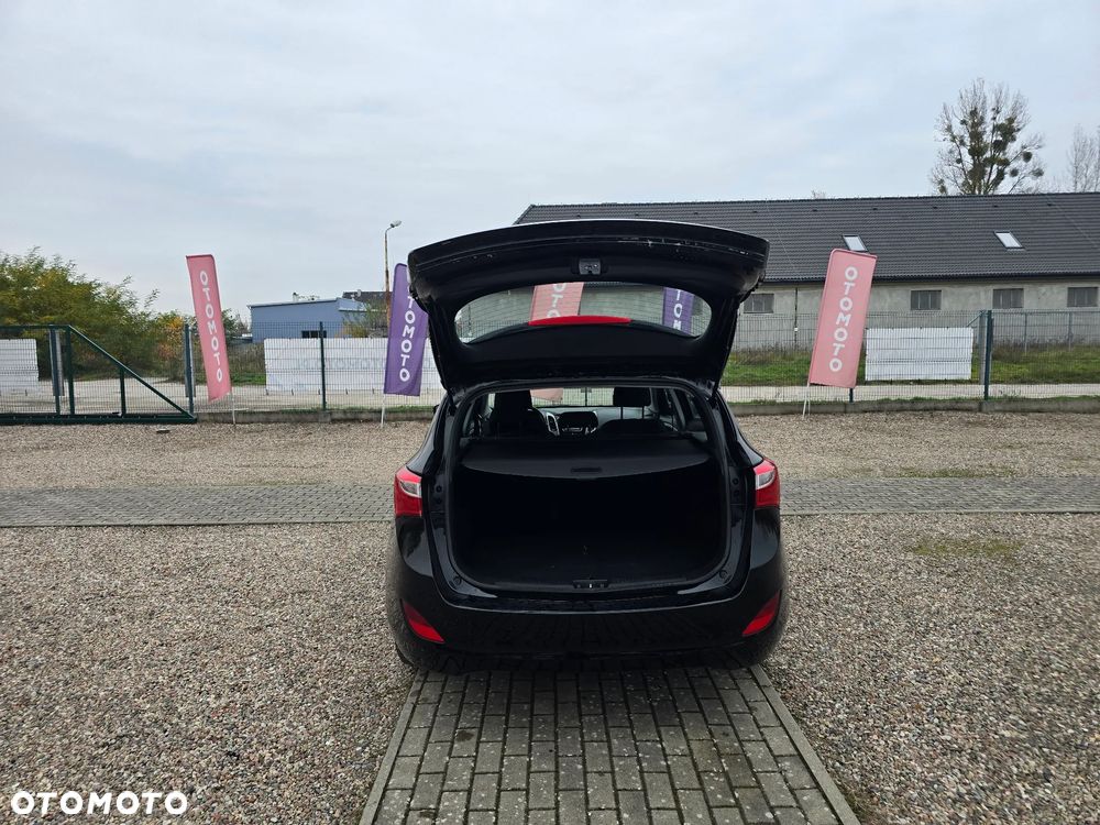 Hyundai i30 blue 1.4 Classic - 12