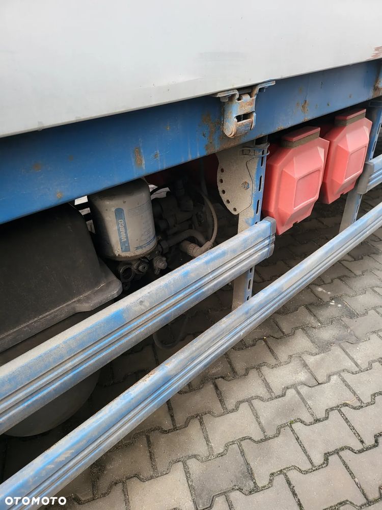 Mercedes-Benz AXOR 1824 - 3