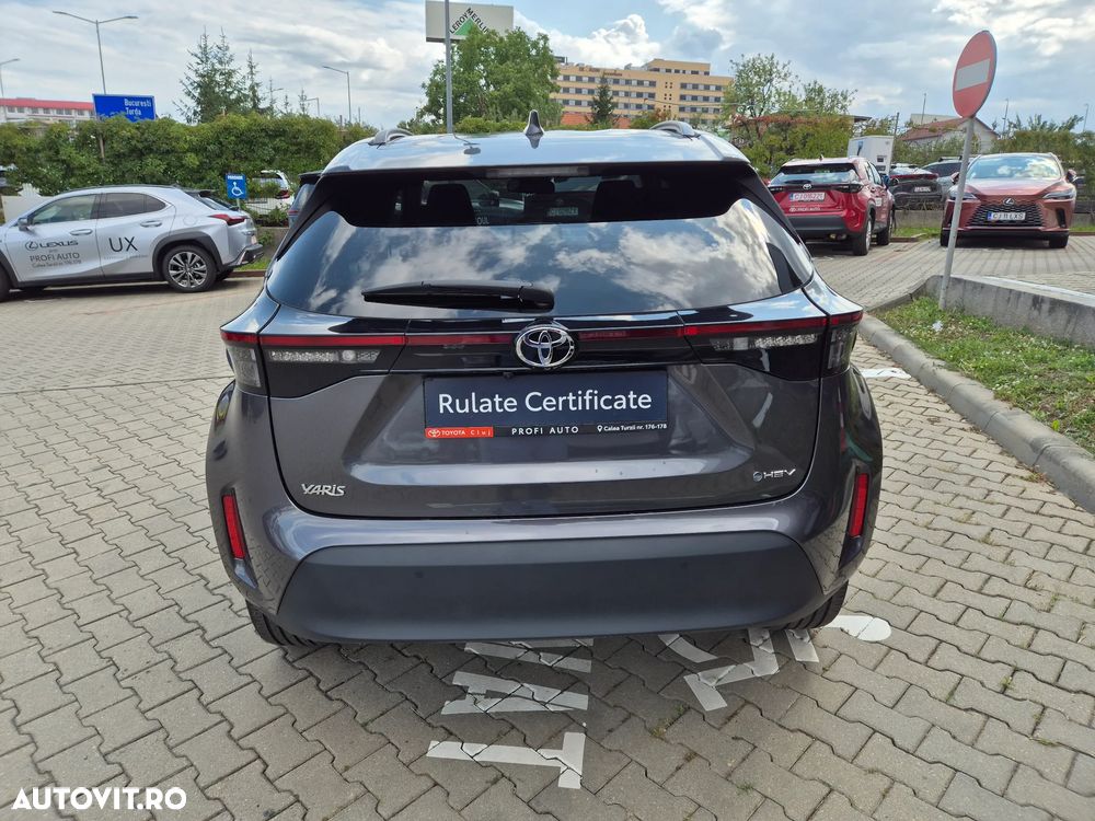 Toyota Yaris Cross 1.5 VVT-i HSD 4x2 Dynamic - 8