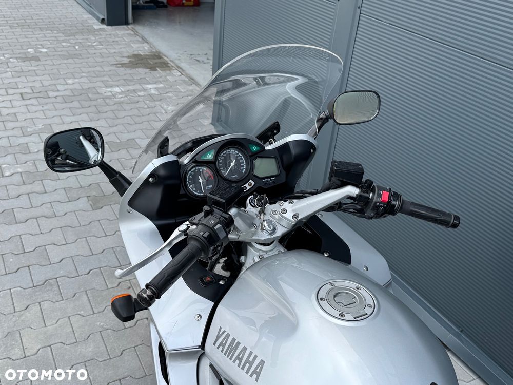 Yamaha FJR - 17