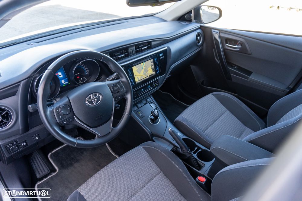 Toyota Auris 1.8 HSD Comfort +P.Sport+Navi - 17