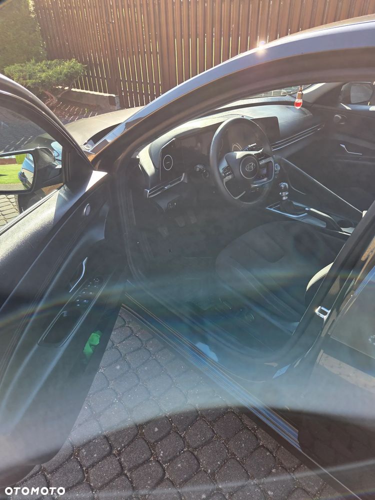 Hyundai Elantra 1.6 Executive - 14