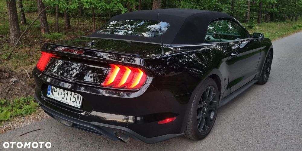 Ford Mustang - 3