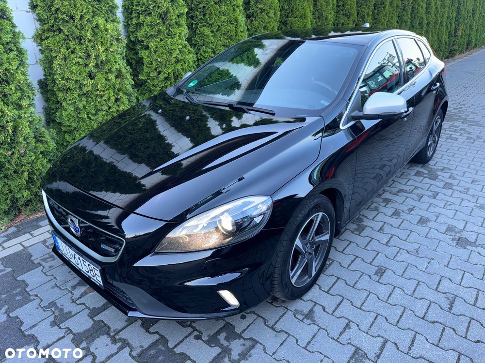 Volvo V40 D2 Drive-E R-Design Momentum