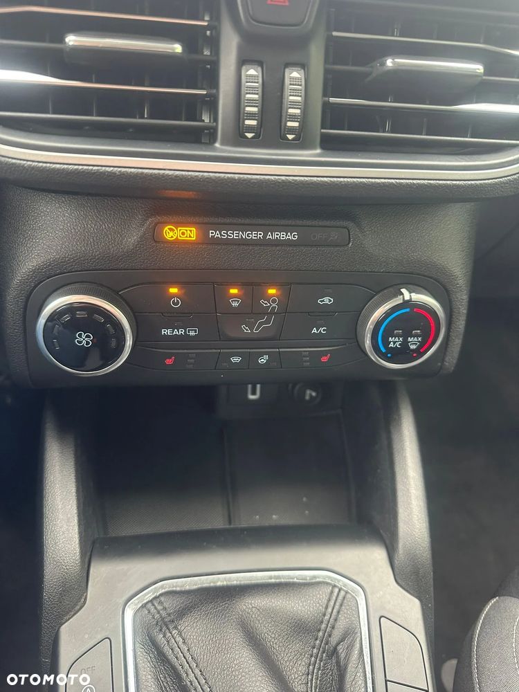Ford Focus 1.0 EcoBoost Start-Stopp-System COOL&CONNECT - 28