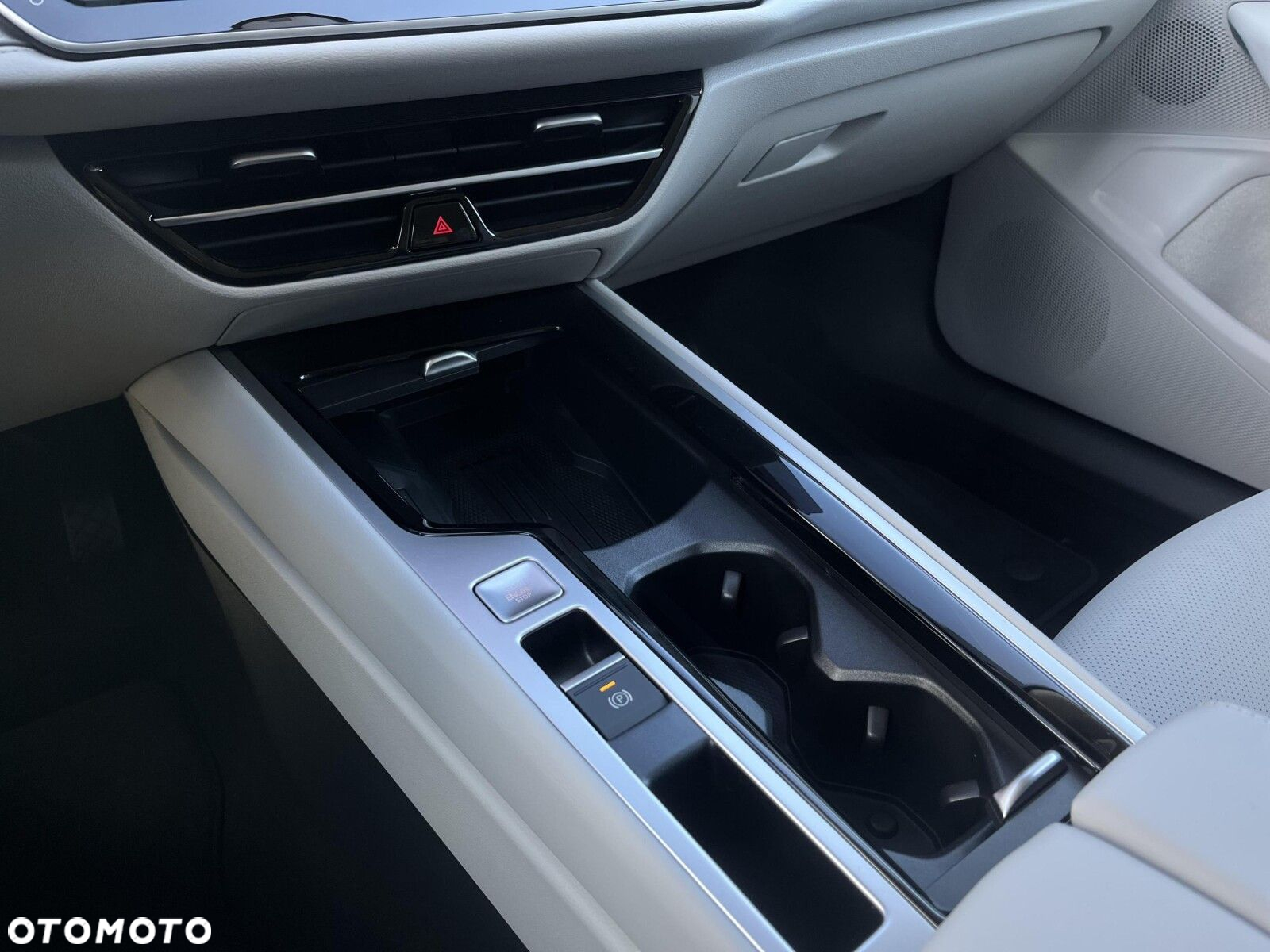 Volkswagen Passat 2.0 TDI SCR Elegance DSG - 27