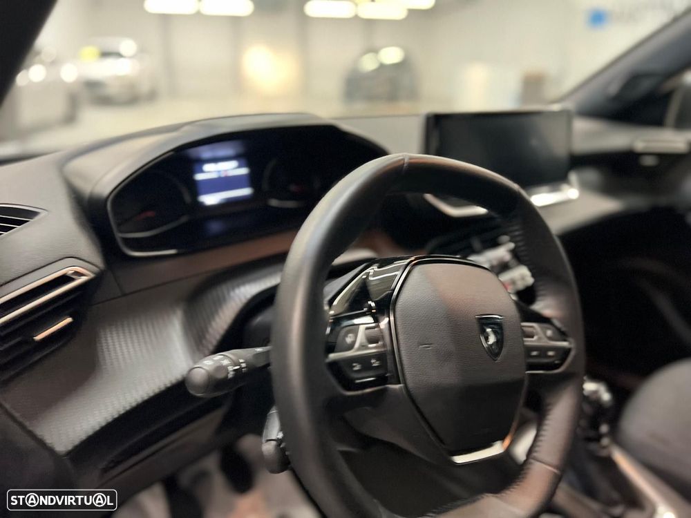 Peugeot 2008 1.2 Style - 11