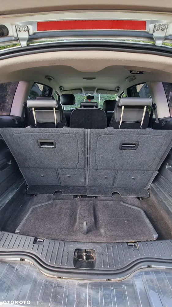 Ford S-Max - 12