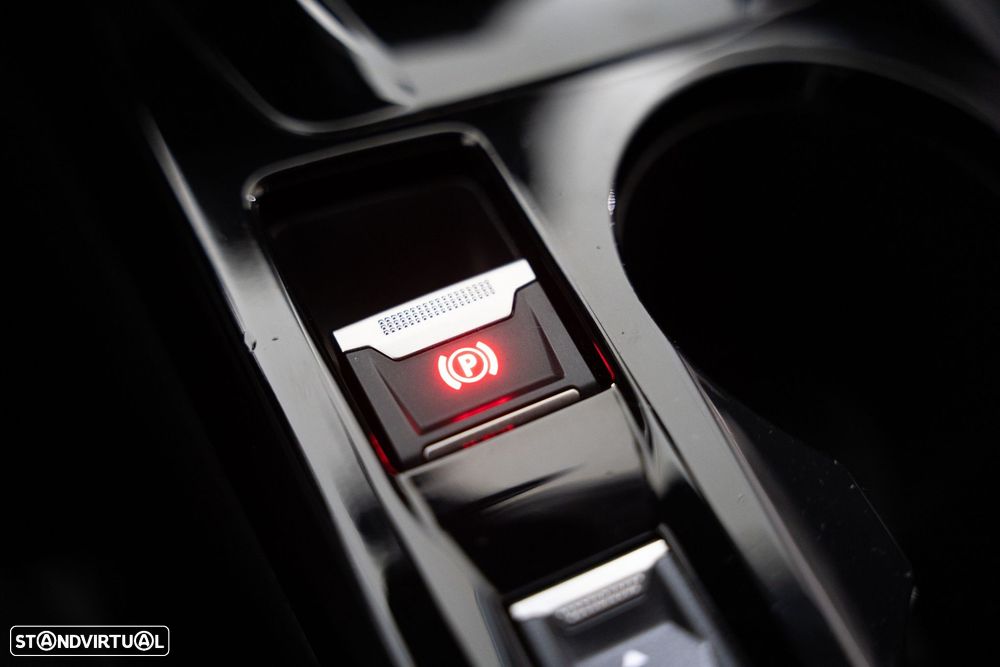 Peugeot 2008 1.2 PureTech Allure EAT8 - 10