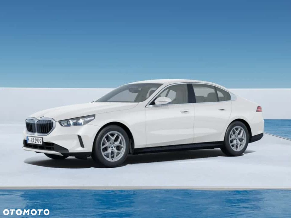 BMW Seria 5 520i mHEV - 6