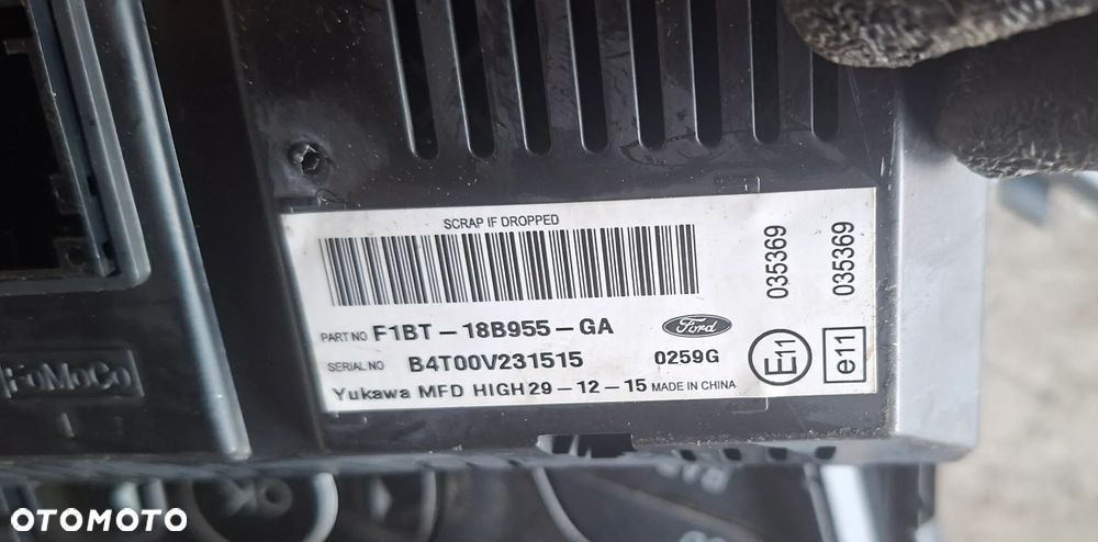 FORD FIESTA MK7 VII 16r LIFT 5D WYŚWIETLACZ F1BT-18B955-GA PANEL RADIO - 2