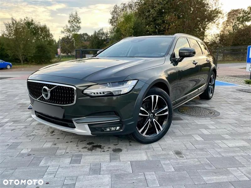 Volvo V90 Cross Country - 1