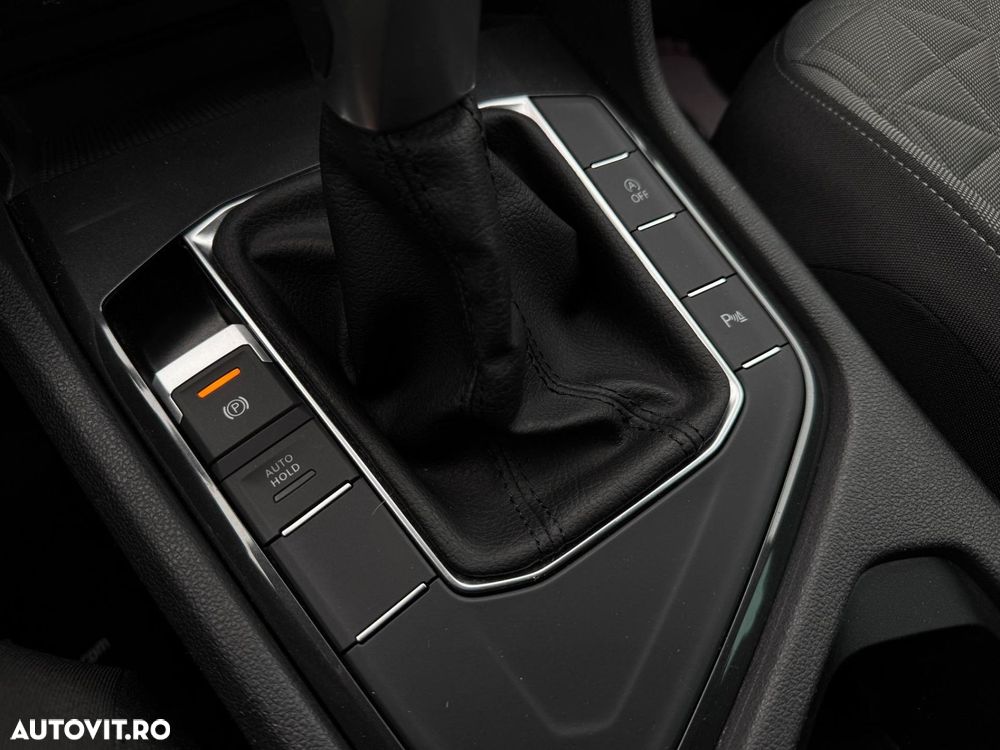 Volkswagen Tiguan - 16