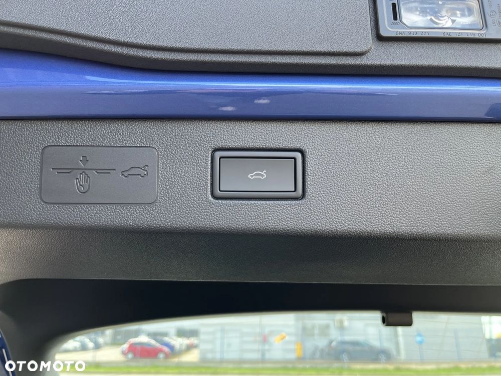 Volkswagen T-Roc 1.5 eTSI Style DSG - 28