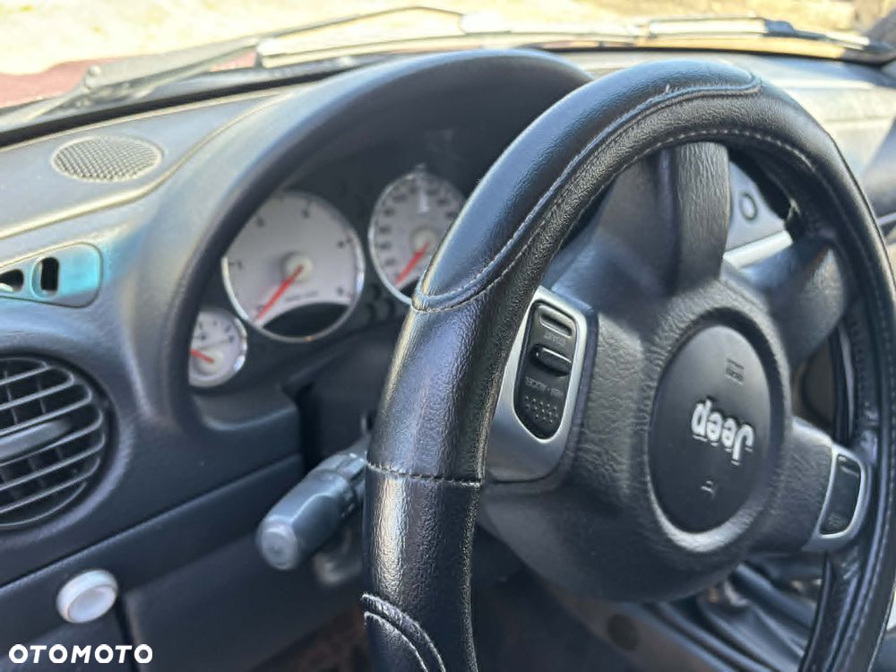 Jeep Cherokee - 5