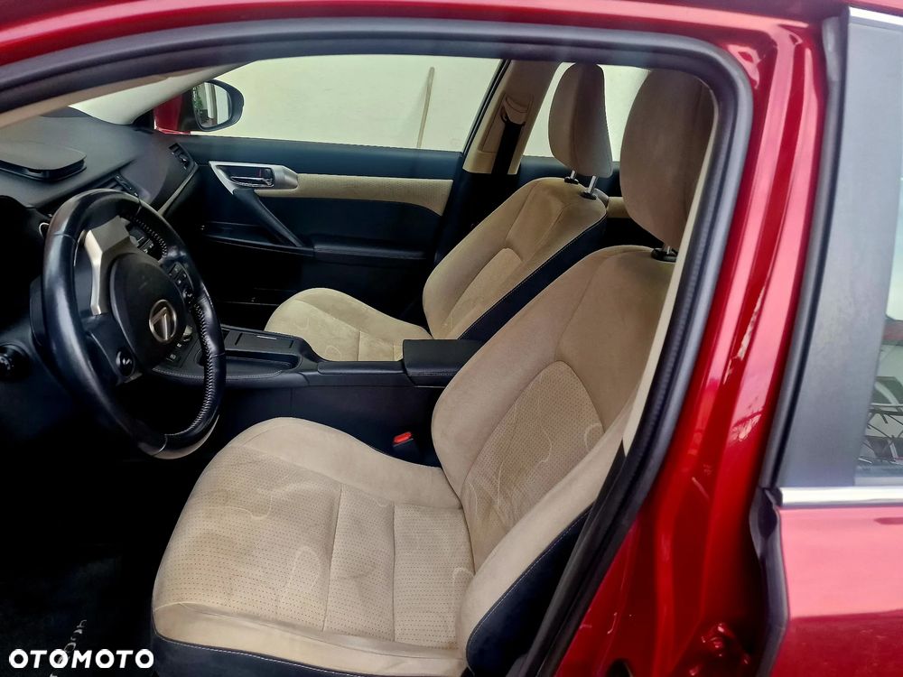 Lexus CT - 15