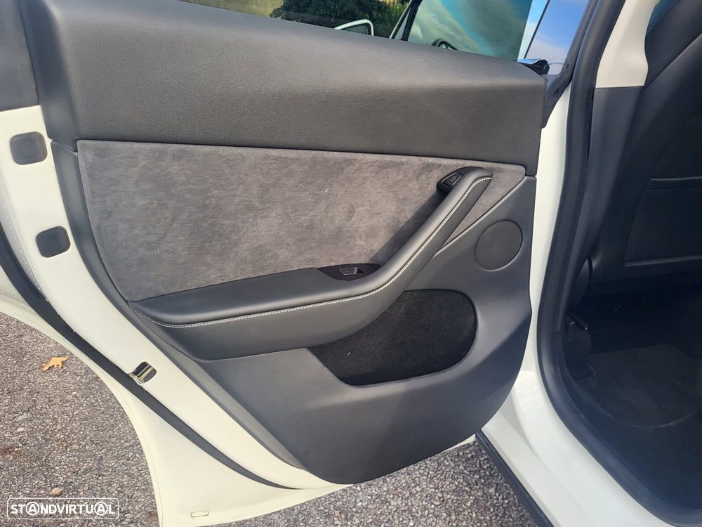 Tesla Model Y Standard - 18