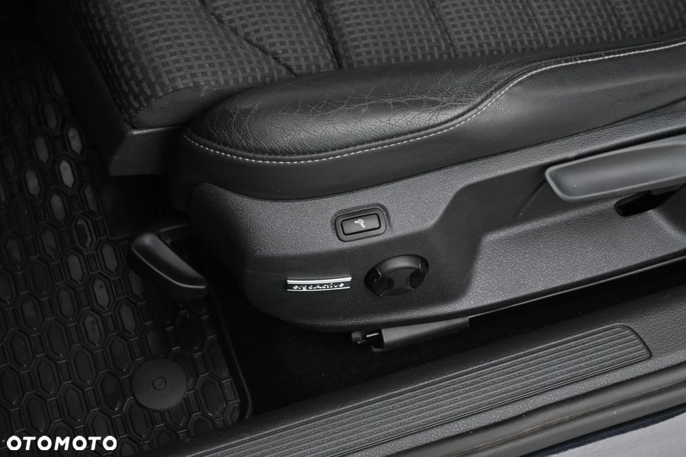 Volkswagen Golf 2.0 TDI BMT Highline DSG - 32