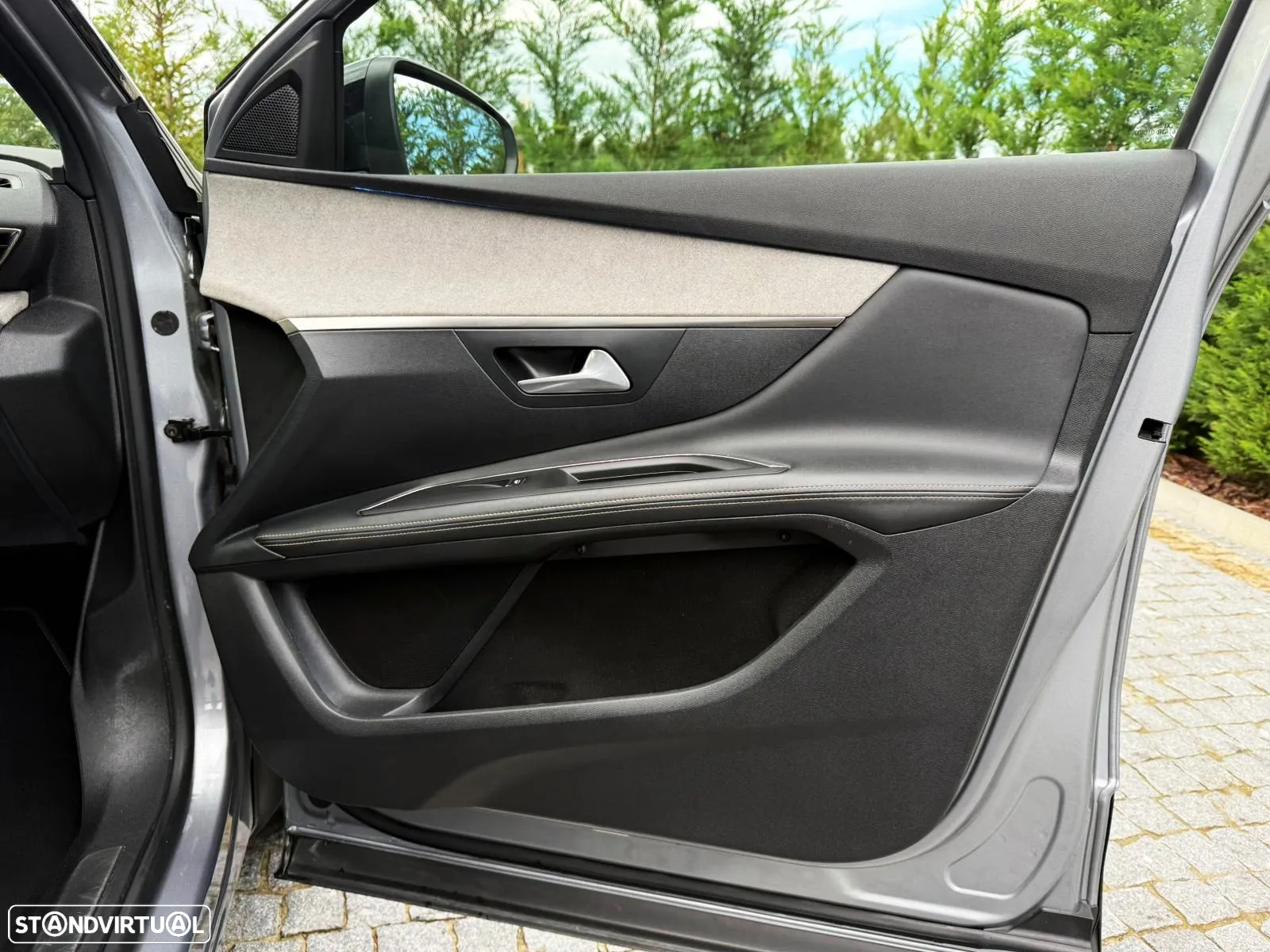 Peugeot 3008 1.6 Hybrid GT Line e-EAT8 - 23