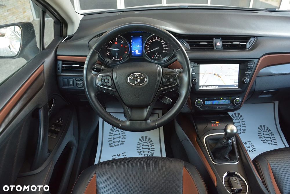 Toyota Avensis 2.0 D-4D Prestige - 16