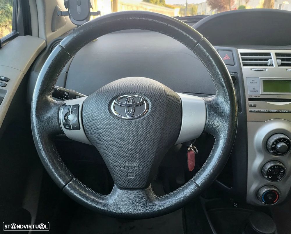 Toyota Yaris 1.4 D-4D Sport - 17
