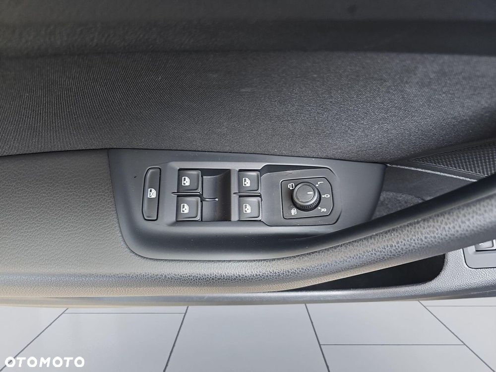Volkswagen Passat Variant 1.5 TSI EVO Business DSG - 19