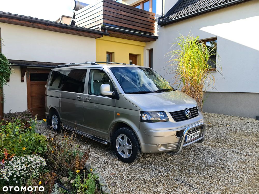 Volkswagen Transporter - 1
