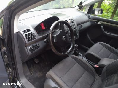 Volkswagen Touran - 6