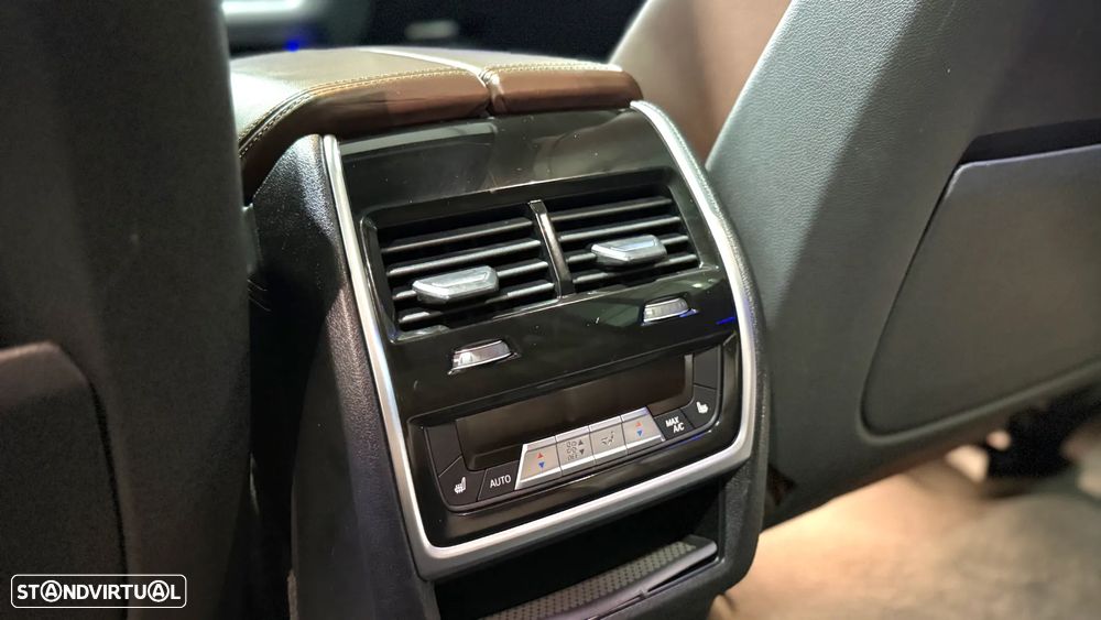 BMW X7 30 d xDrive Pack M - 36