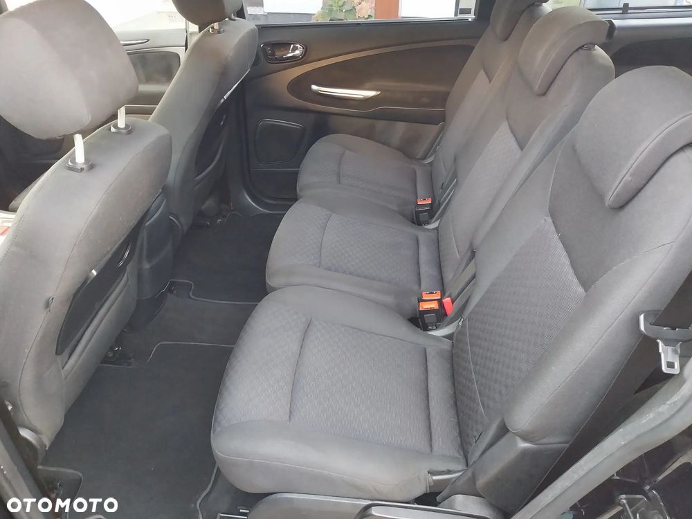 Ford Galaxy 2.0 TDCi Ghia - 24