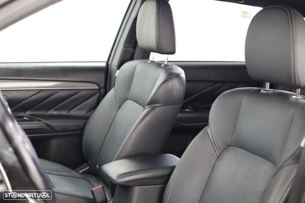 Mitsubishi Outlander 2.4 Instyle - 10