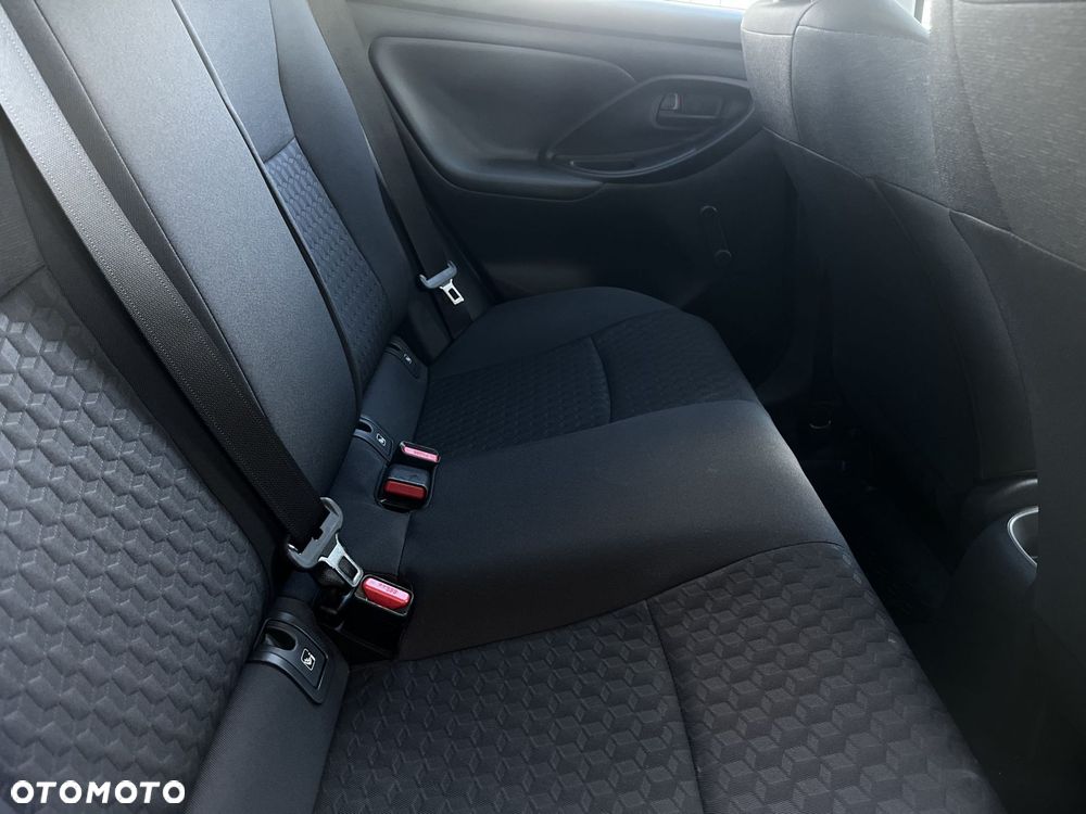 Toyota Yaris - 10