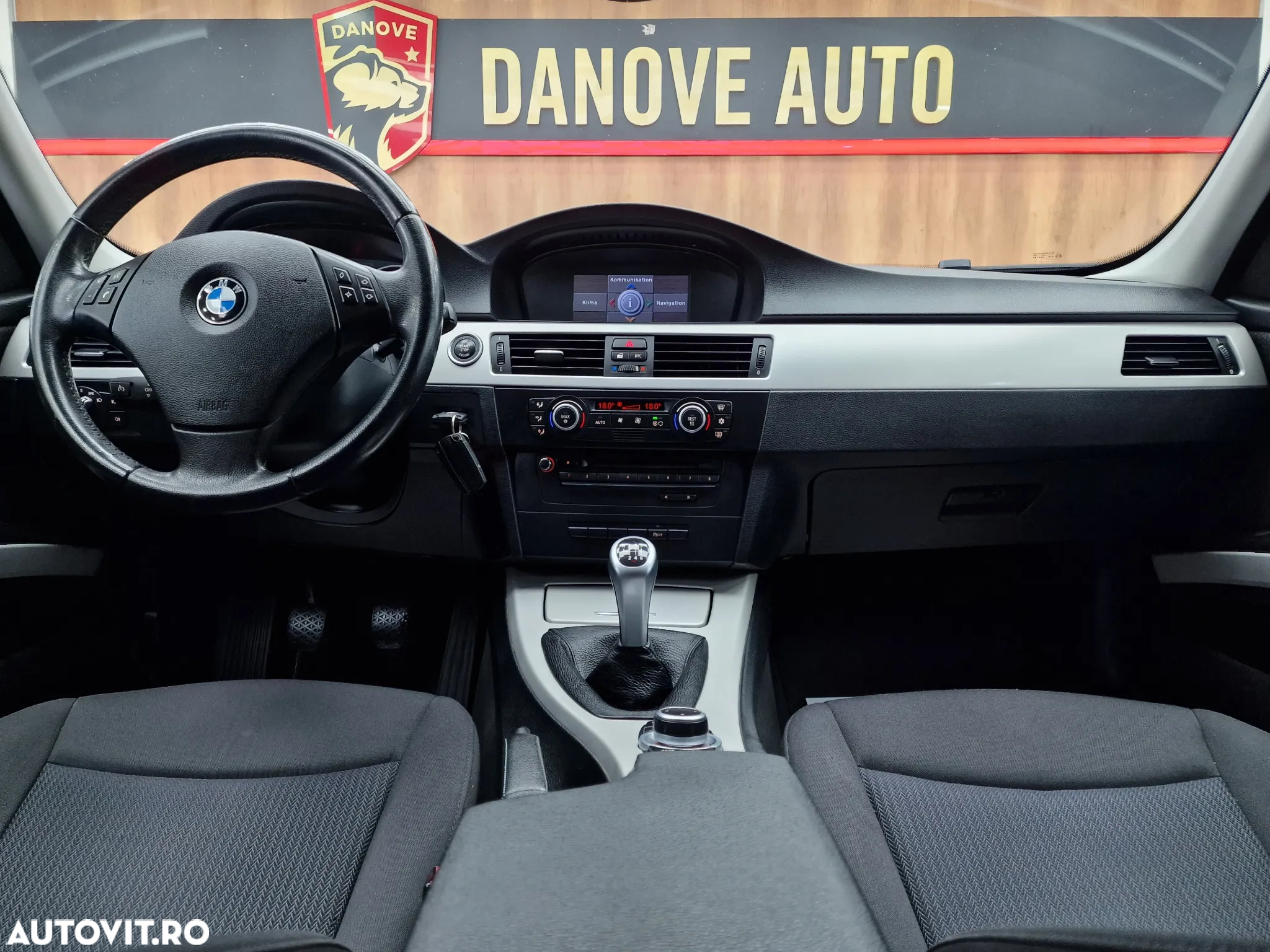 BMW Seria 3 318d DPF Touring - 20