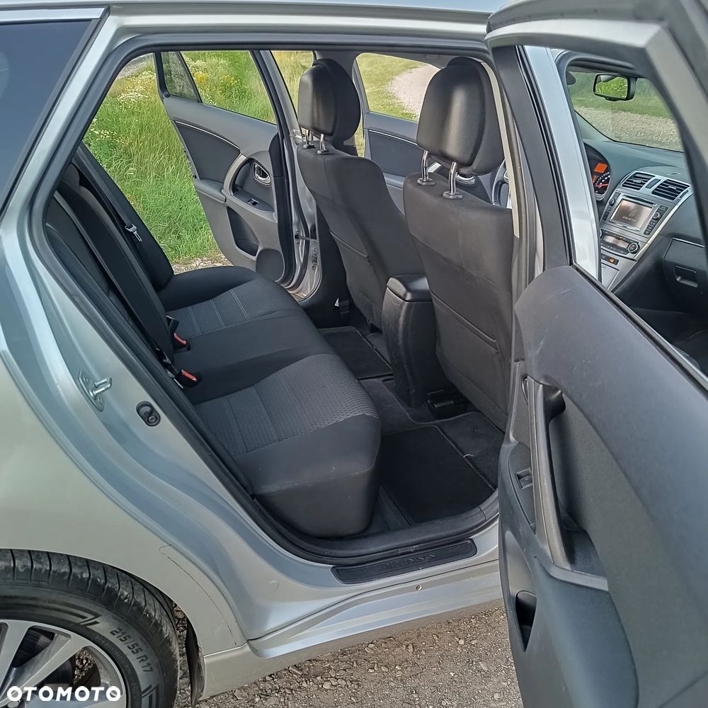 Toyota Avensis 2.0 D-4D Comfort - 18