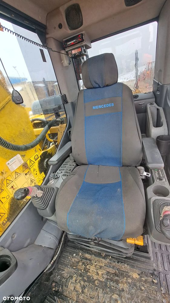 Komatsu PC 240 NLC-8 - 12