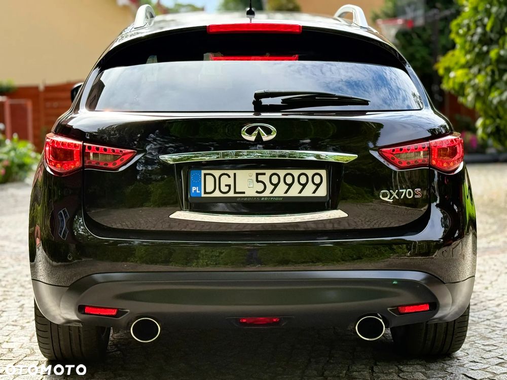 Infiniti QX70 - 6