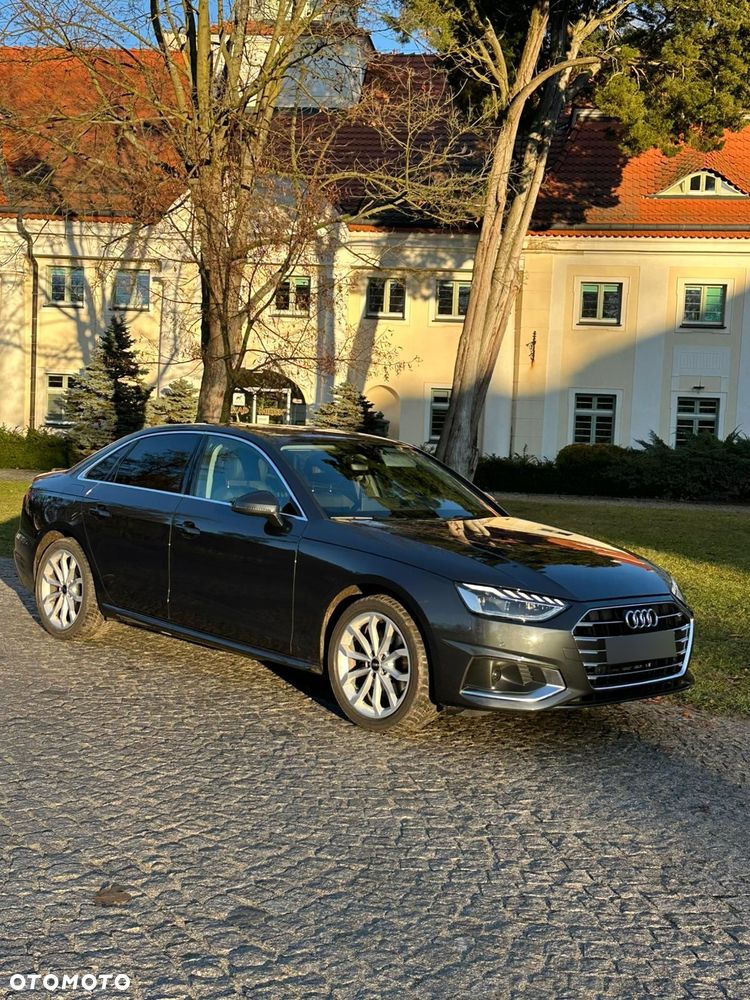 Audi A4 Limousine - 1