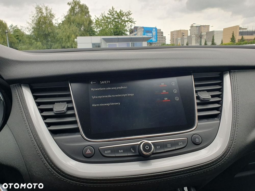 Opel Grandland X 1.2 T Enjoy S&S - 16