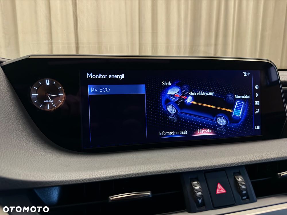 Lexus ES 300h Business Edition + - 14