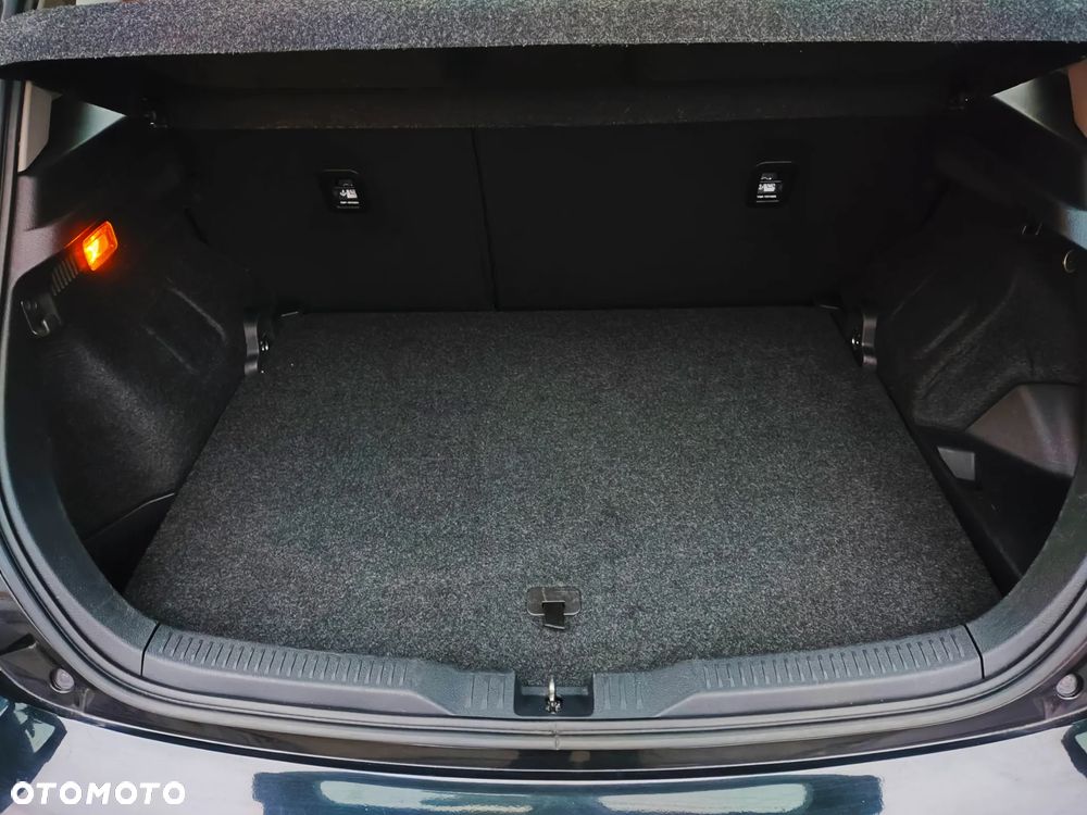 Toyota Auris Hybrid 135 Prestige - 28