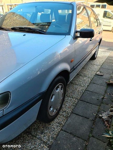 Volkswagen Passat 1.9 TD CL - 3