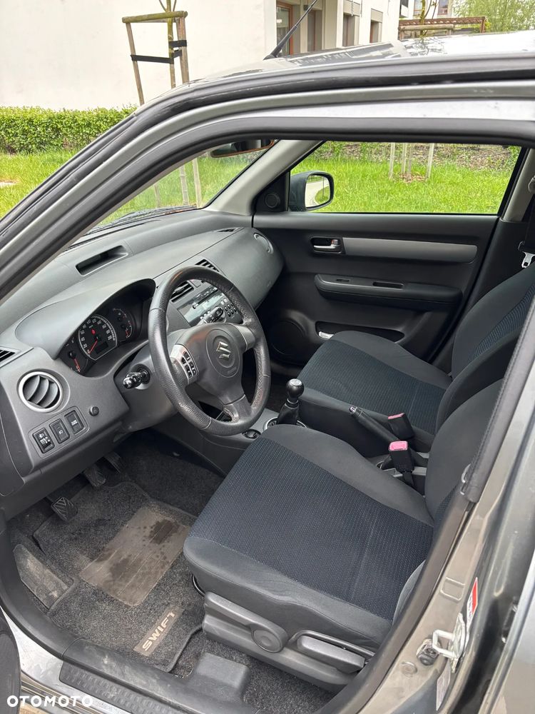 Suzuki Swift - 12