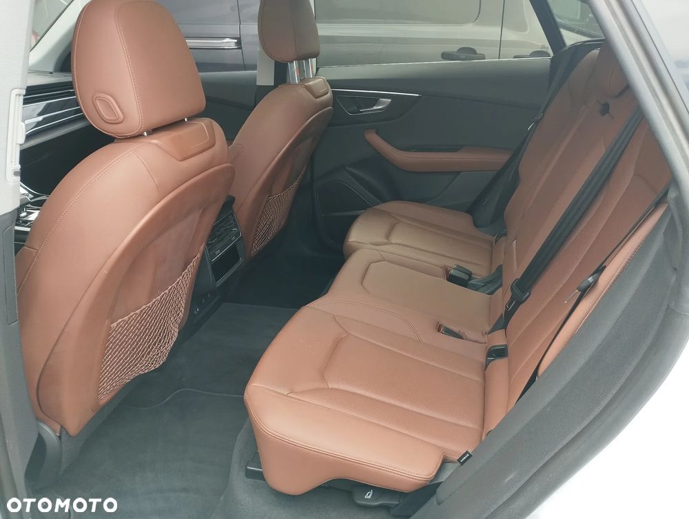 Audi Q8 SUV TFSI quattro 250 kW tiptronic S line business - 17