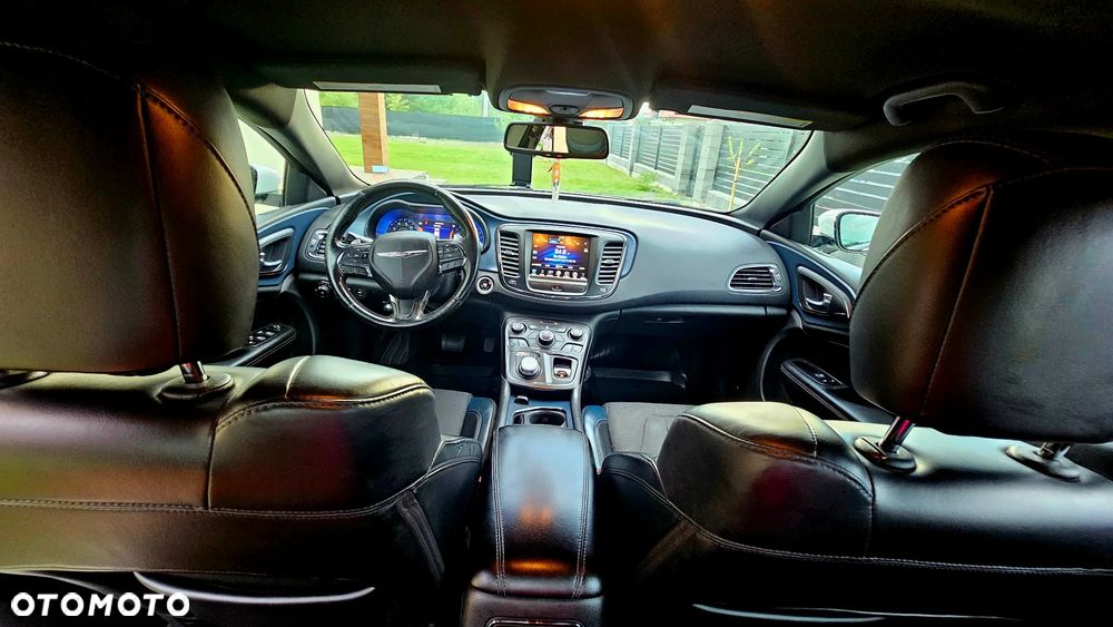 Chrysler 200 - 13