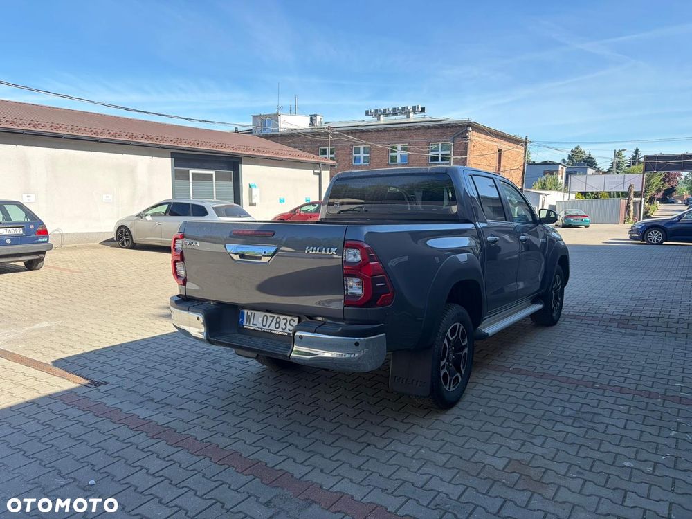 Toyota Hilux 2.8 D-4D Double Cab SR5+ 4x4 - 2
