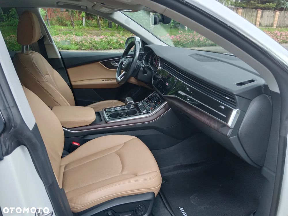 Audi Q8 SUV TFSI quattro 250 kW tiptronic S line business - 17