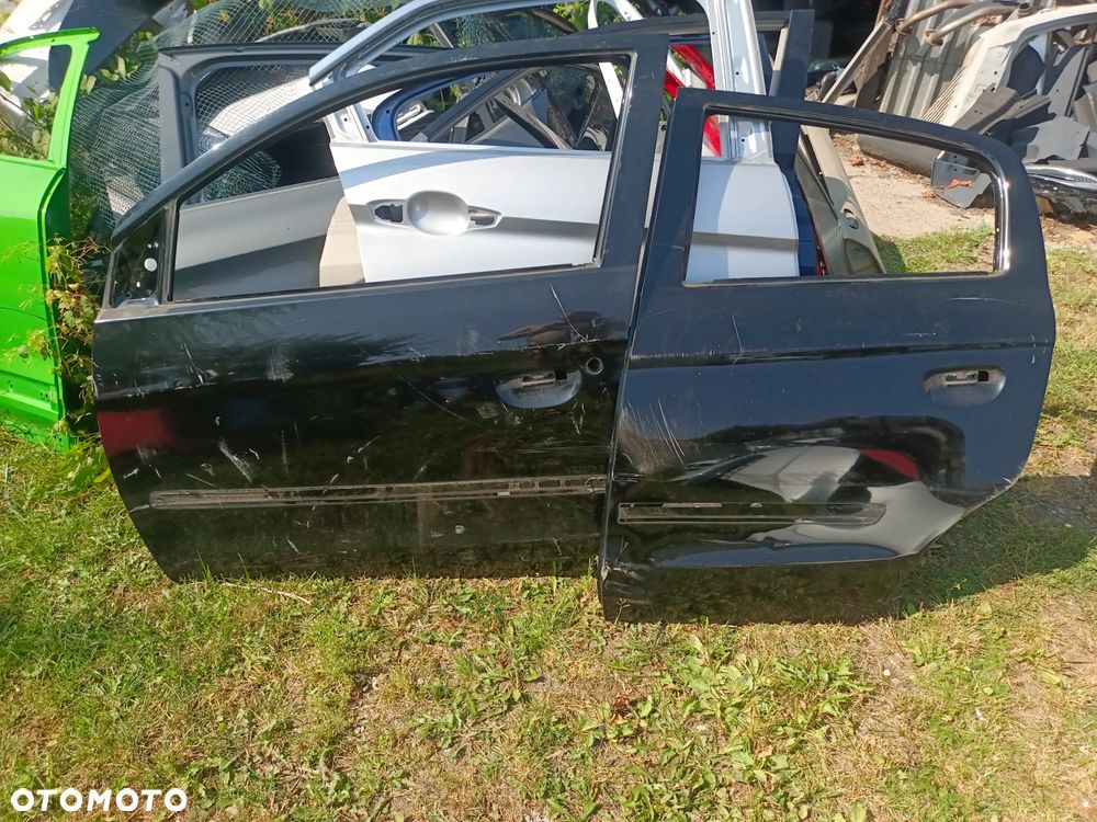 Mitsubishi space Star drzwi lewe tylne - 1
