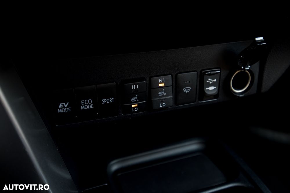 TOYOTA RAV4 2017 — imagine 33