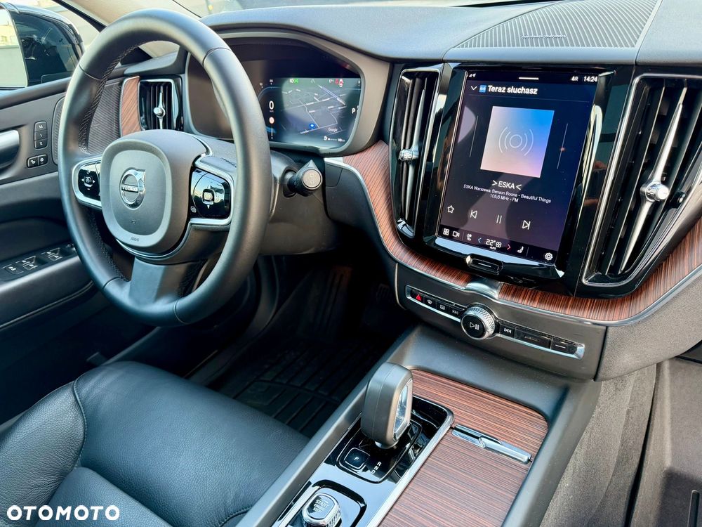 Volvo XC 60 B5 B AWD Plus Dark - 27