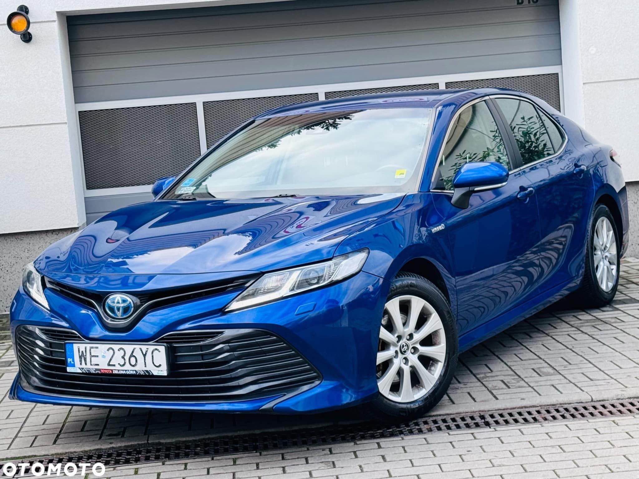 Toyota Camry 2.5 Hybrid Comfort CVT - 1